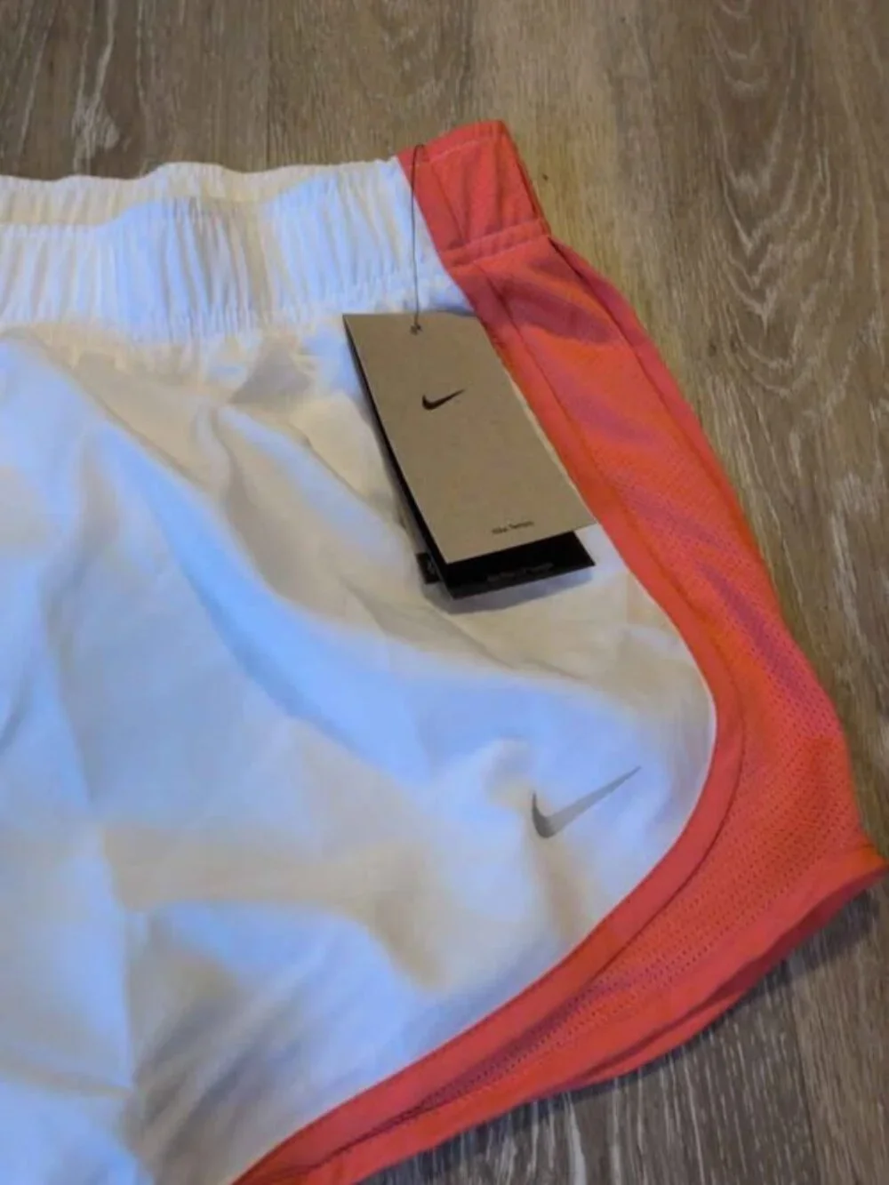 Nike Women's Large Tempo DRI-FIT Running Shorts size large new